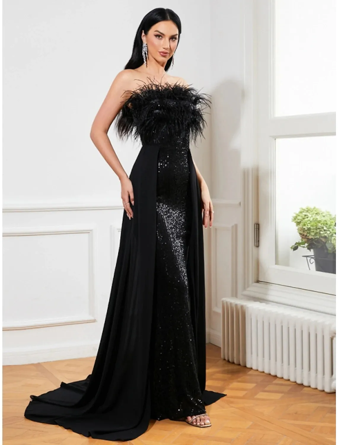 A-Line Evening Gown Sparkle & Shine Dress Formal Fall Sweep / Brush Train Sleeveless Strapless Sequined with Feather Glitter