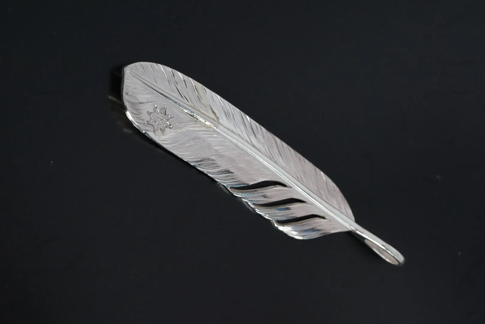 Albatory Tip PT900 Silver Feather Pendant L