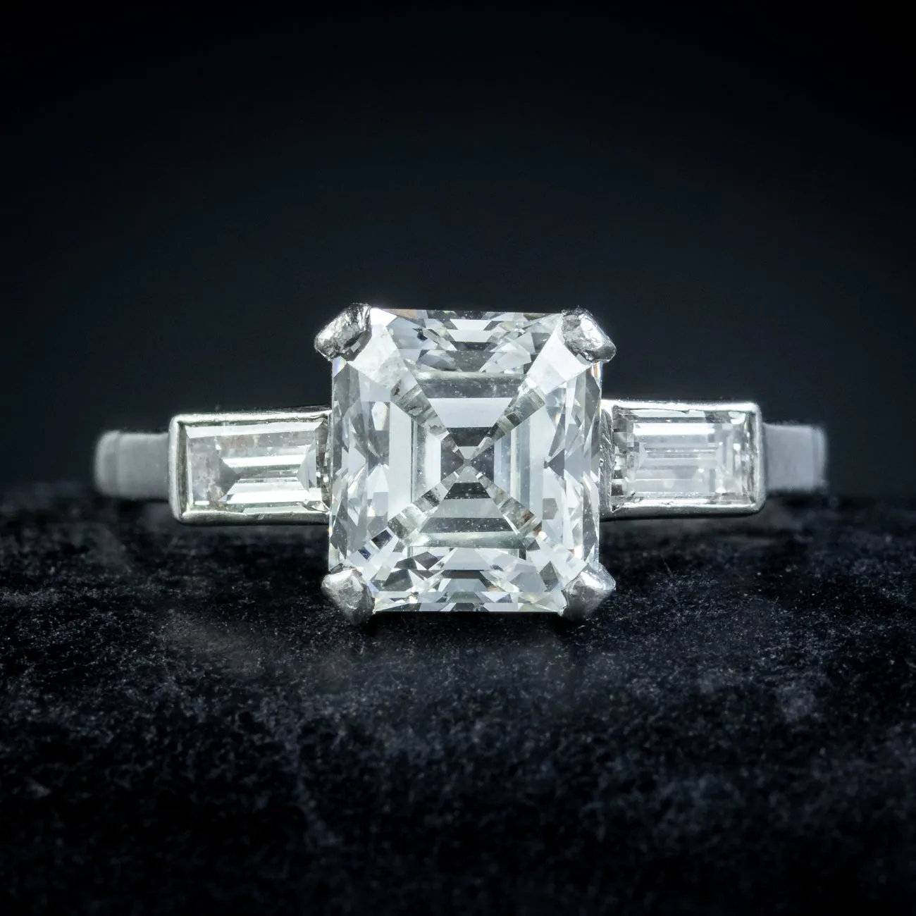 Antique Art Deco Asscher Cut Diamond Trilogy Ring 2.35ct Of Diamond With Cert