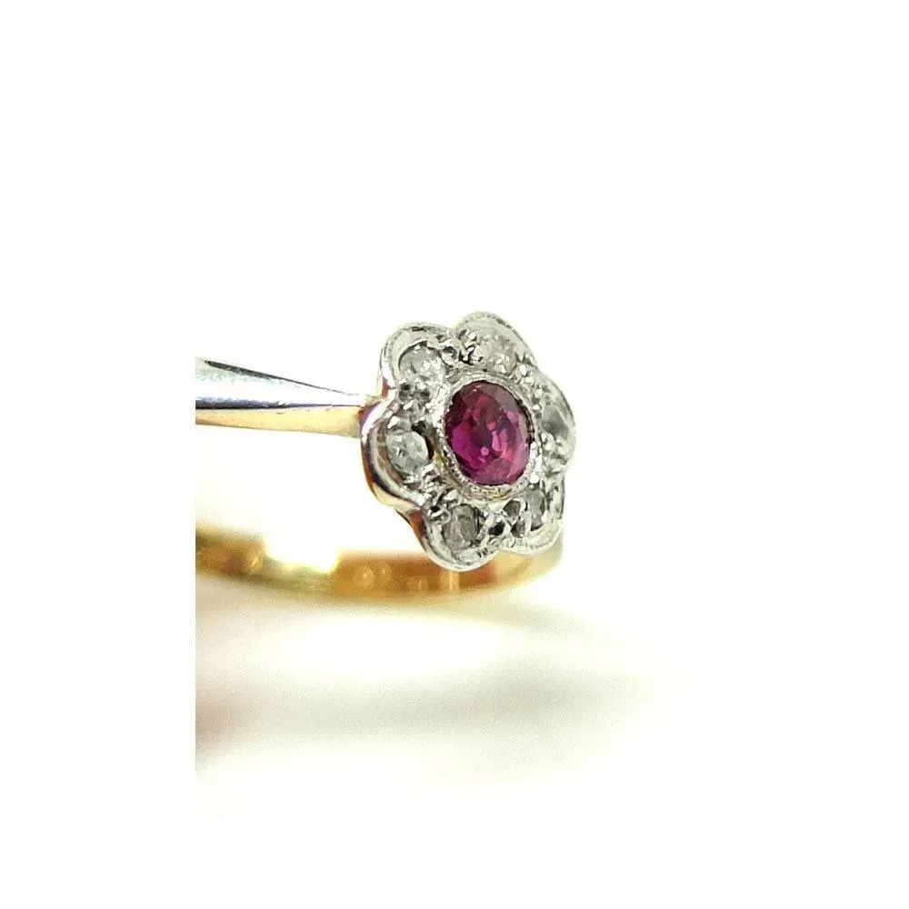 Antique Edwardian 18ct Gold Platinum Ruby Diamond Daisy Ring