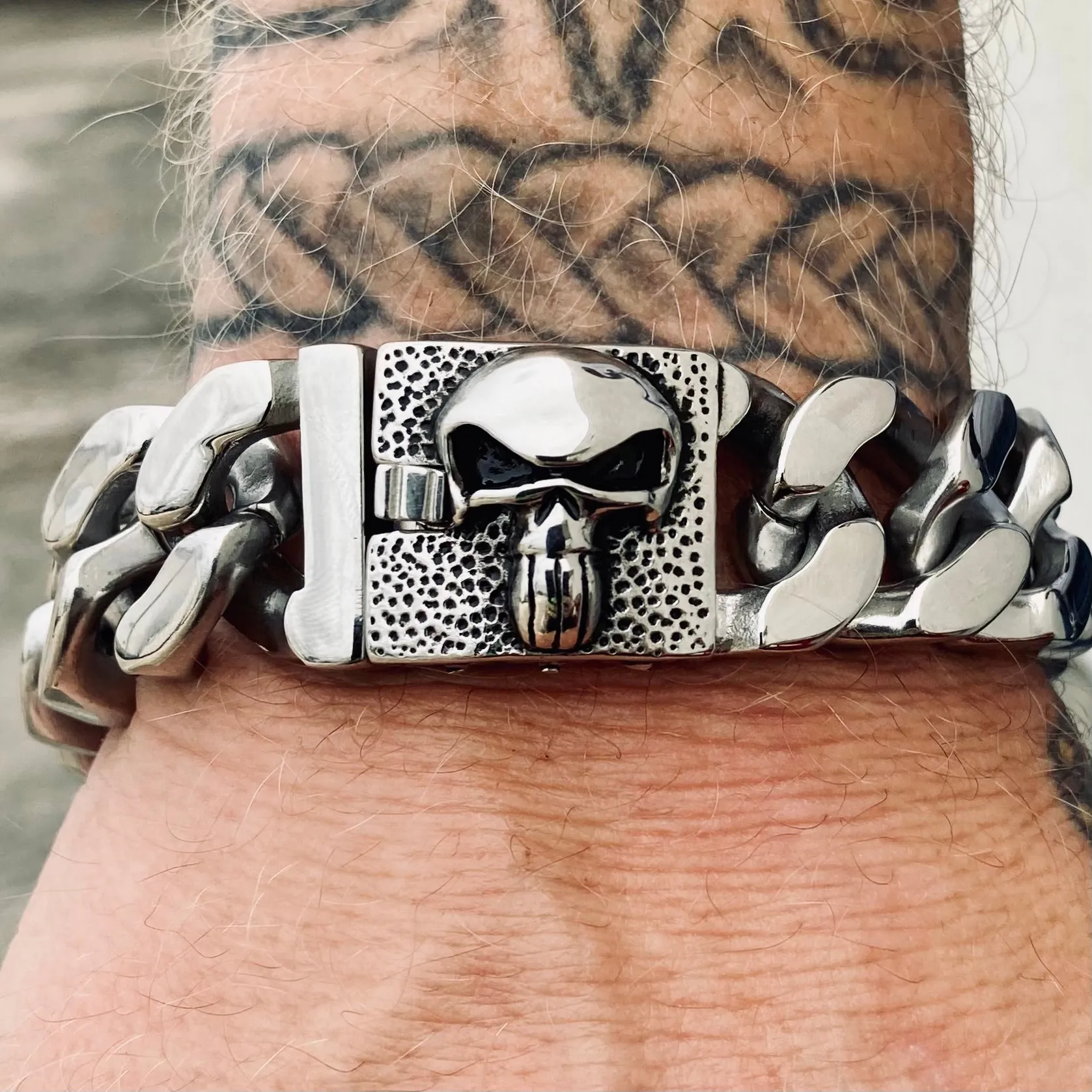 Bagger Bracelet - "EASY BIKER" - Skull Polished - 3/4" wide - B129