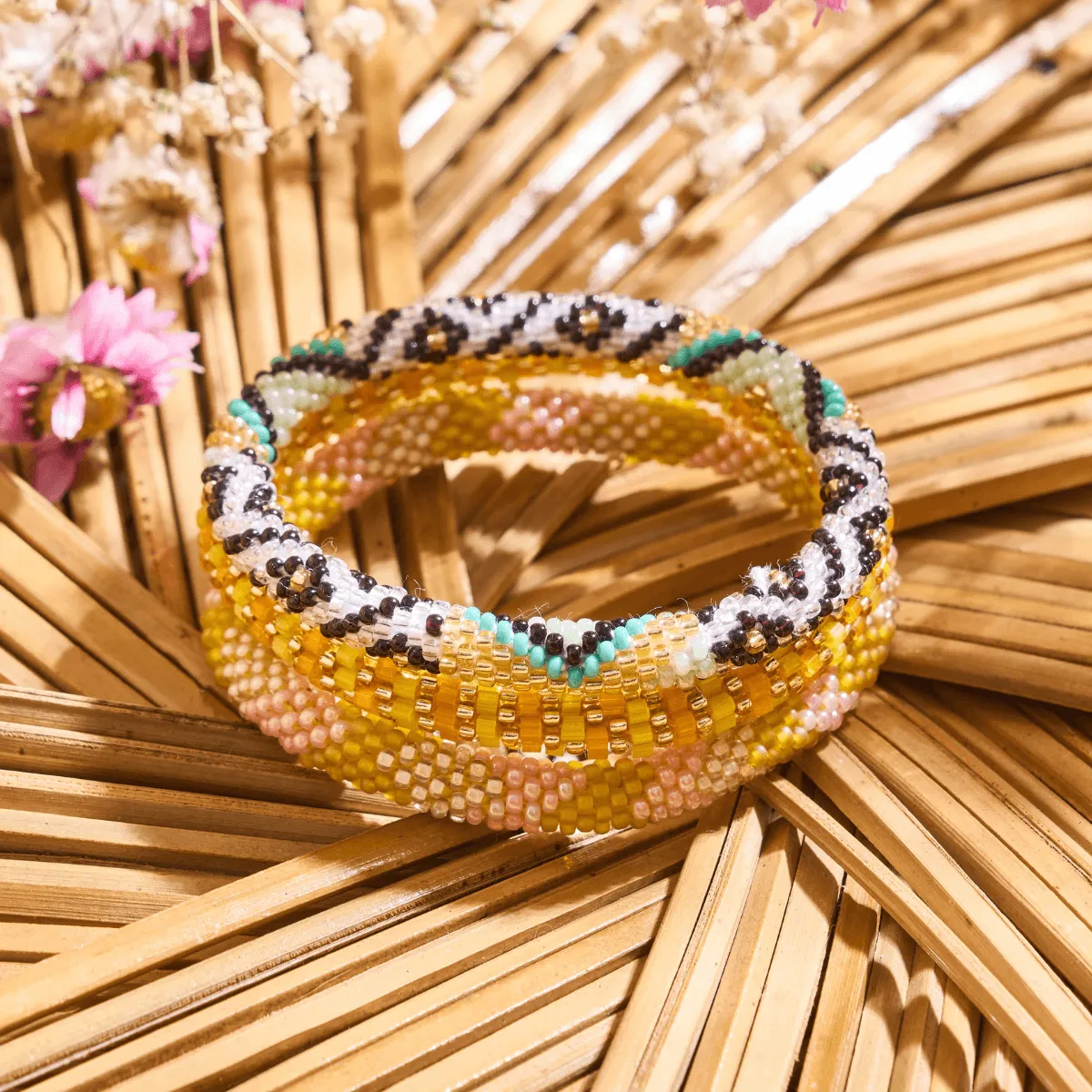 Beach Flower | Himalayan Glass Bead Bracelet