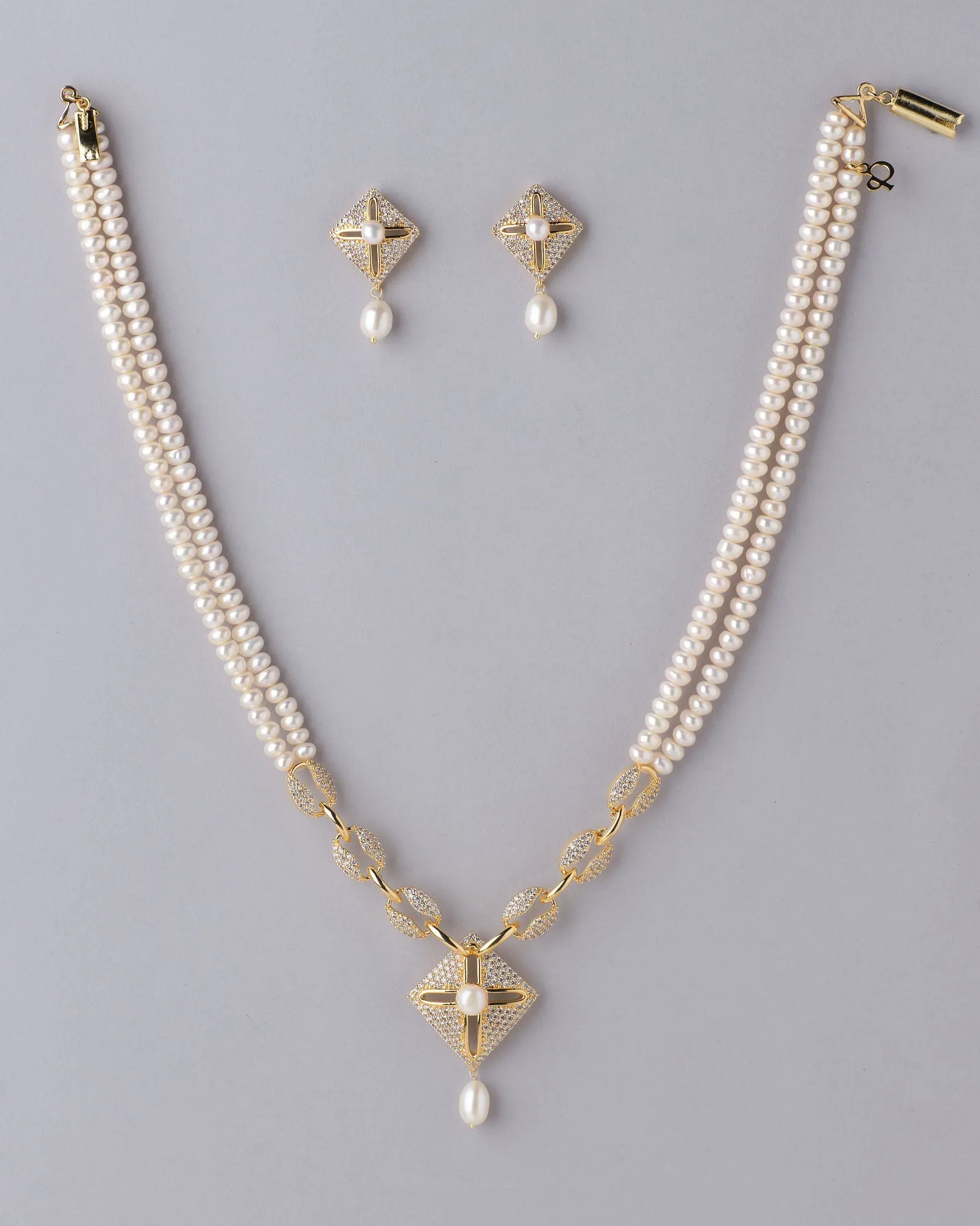 Beautiful Pearl & Stone Stud Necklace Set