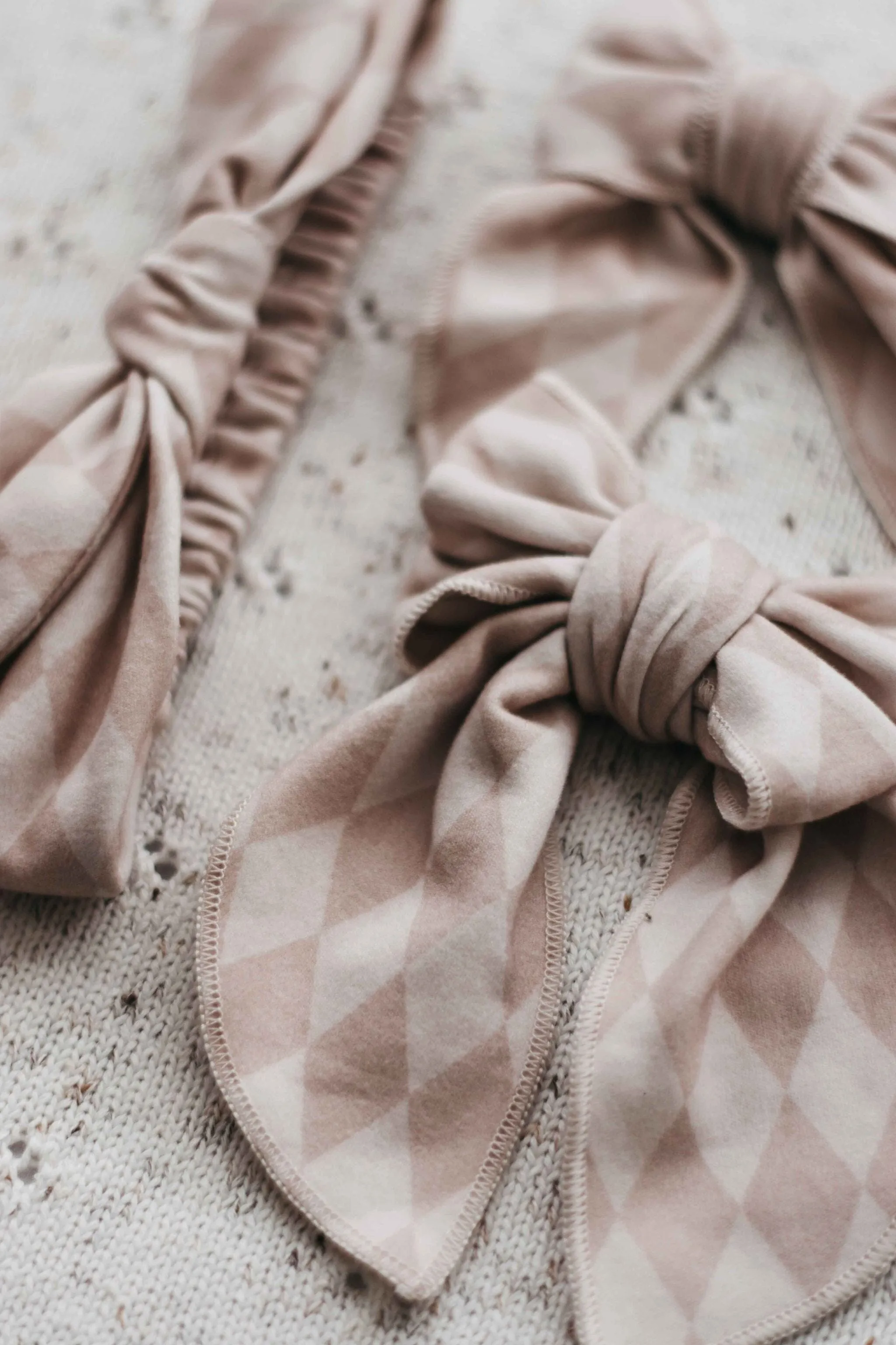 Bencer & Hazelnut Diamond Bows - Rose