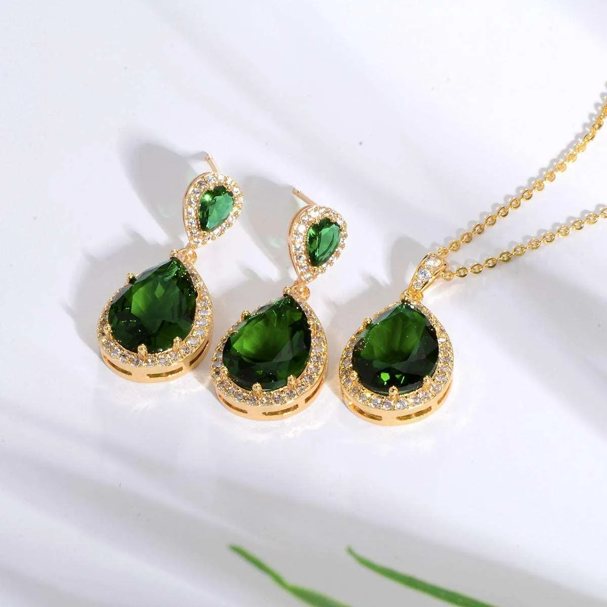 Bright Big Zircon Water Drops Necklace Eardrops Suit Bride Wedding Jewelry Simple Graceful