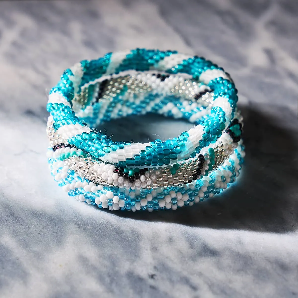 Catching Waves | Himalayan Glass Bead Bracelet