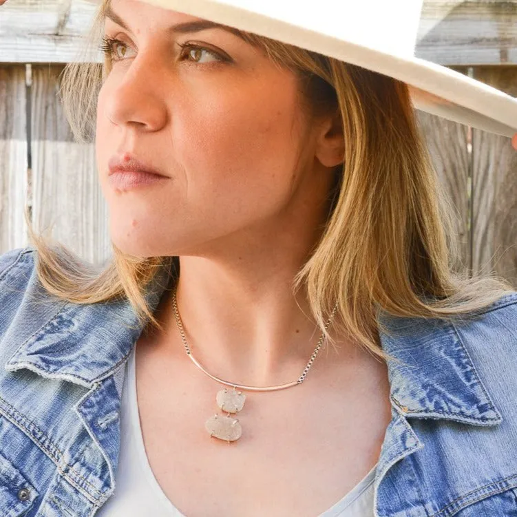 CREAM DRUZY PENDANT AND BAR SILVER NECKLACE