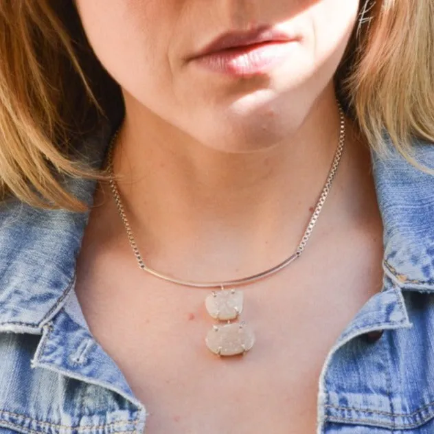 CREAM DRUZY PENDANT AND BAR SILVER NECKLACE