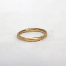 Delicate Wavy Band