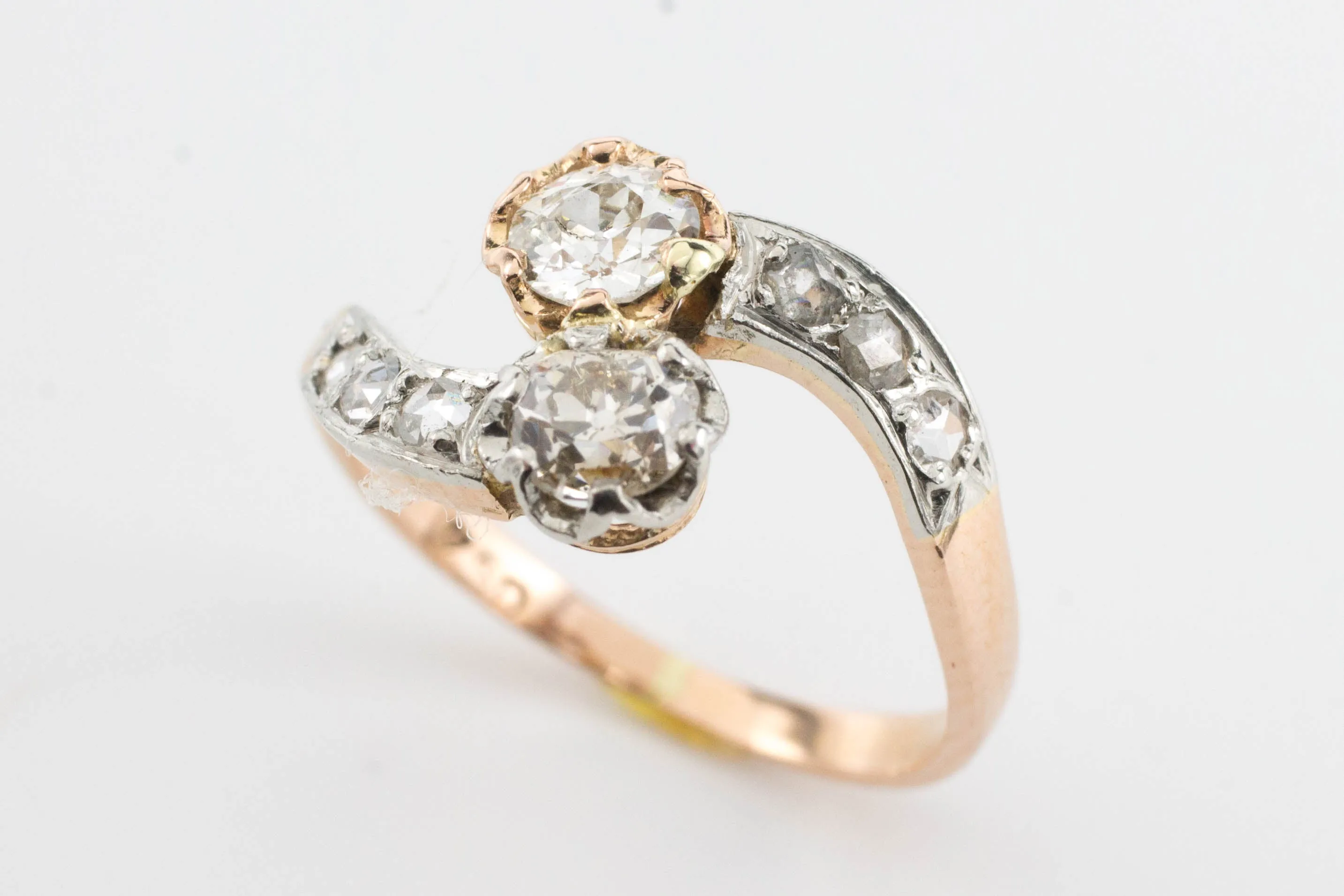 Diamond Toi et Moi ring in 18 carat gold