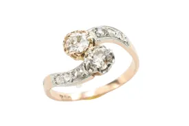 Diamond Toi et Moi ring in 18 carat gold