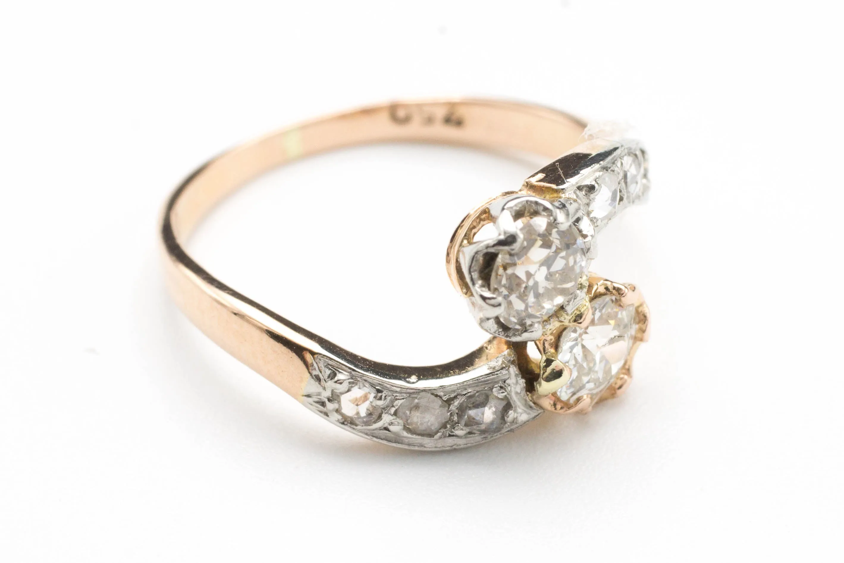 Diamond Toi et Moi ring in 18 carat gold