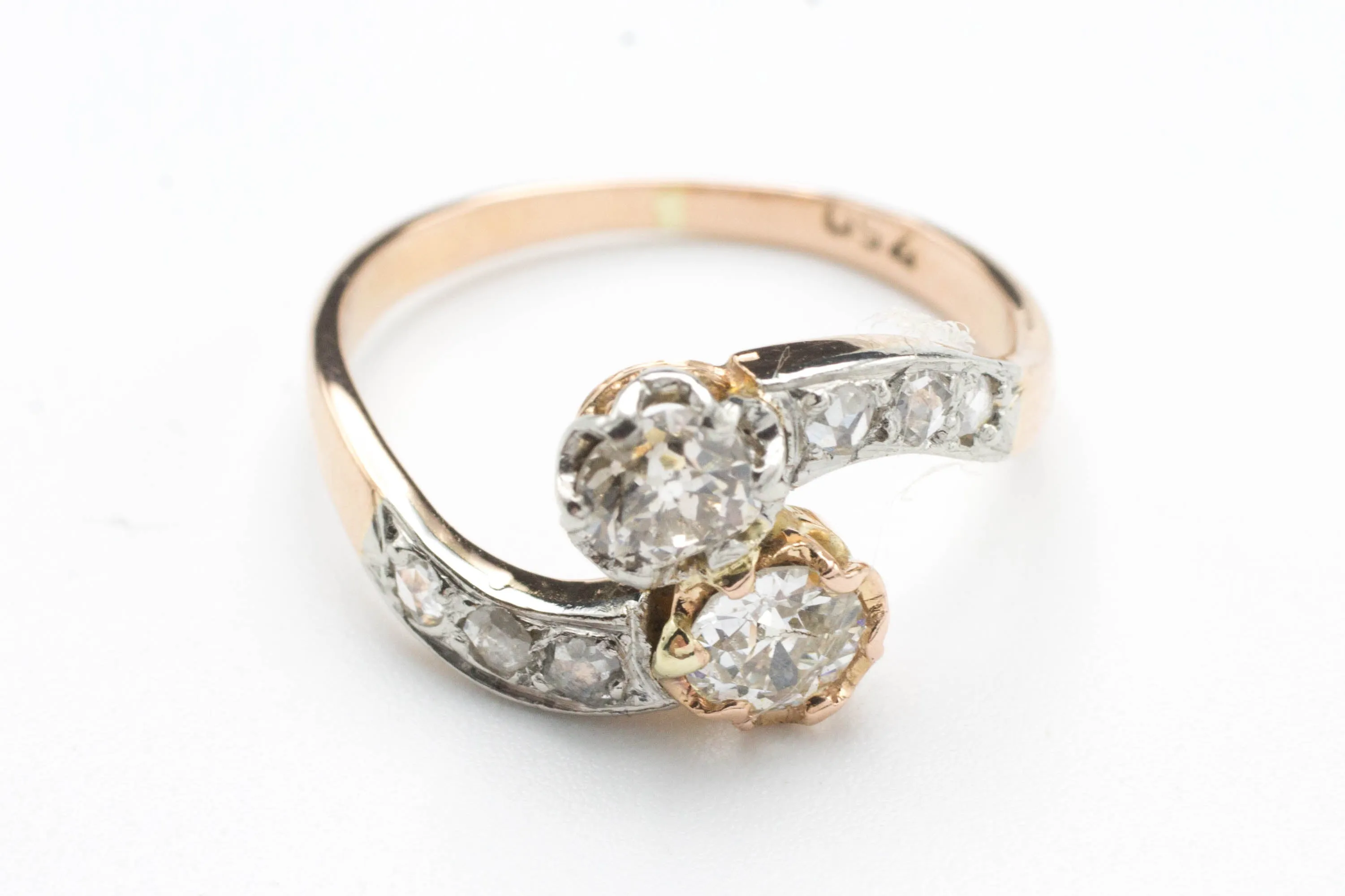 Diamond Toi et Moi ring in 18 carat gold