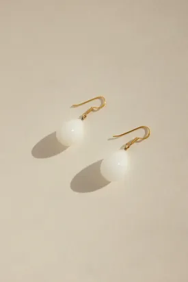 DROP WHITE GLASS VINTAGE EARRINGS