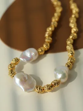 Fashionable Metallic Baroque Pearl Necklaces A Style