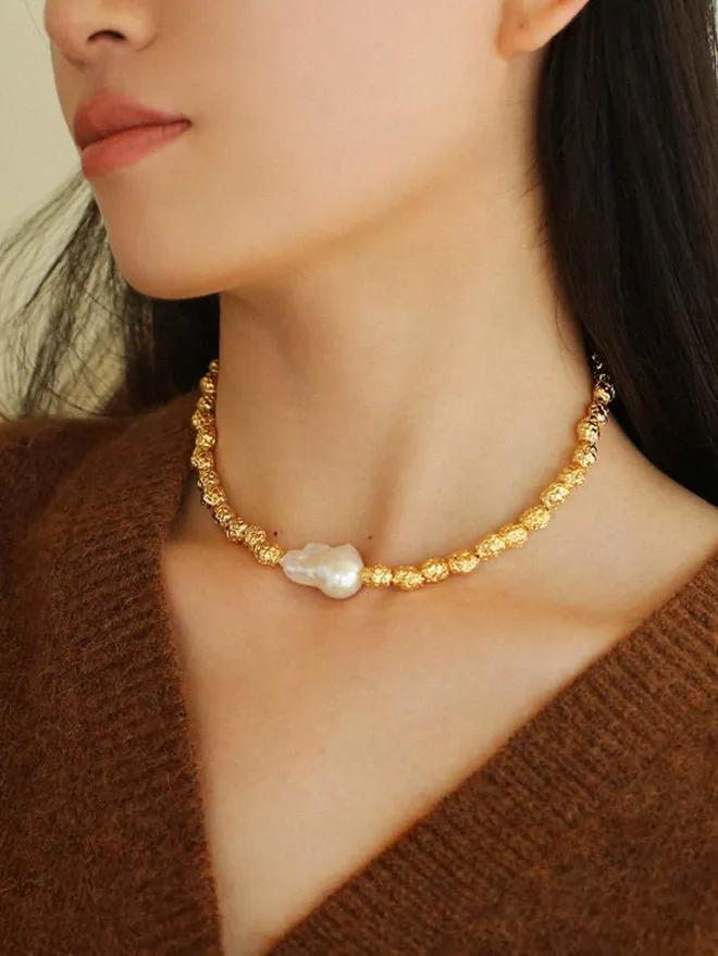 Fashionable Metallic Baroque Pearl Necklaces B Style