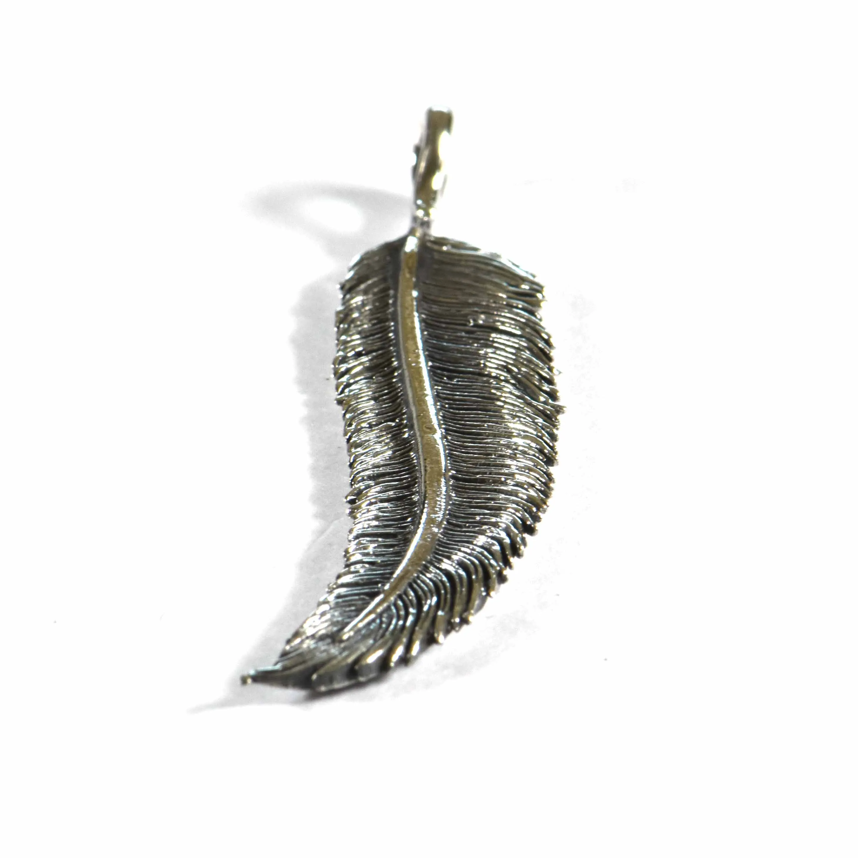 Feather silver pendant with oxidize