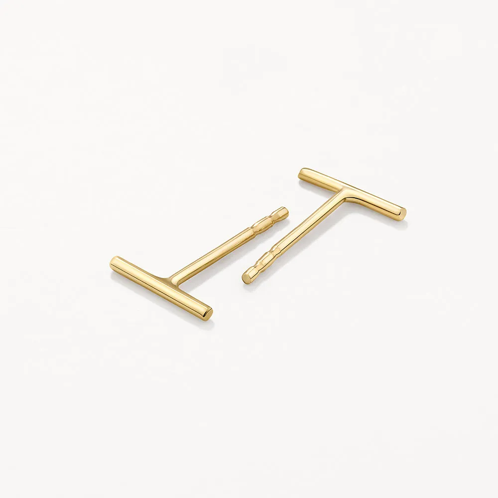 Fine Bar Stud Earrings in 10k Gold