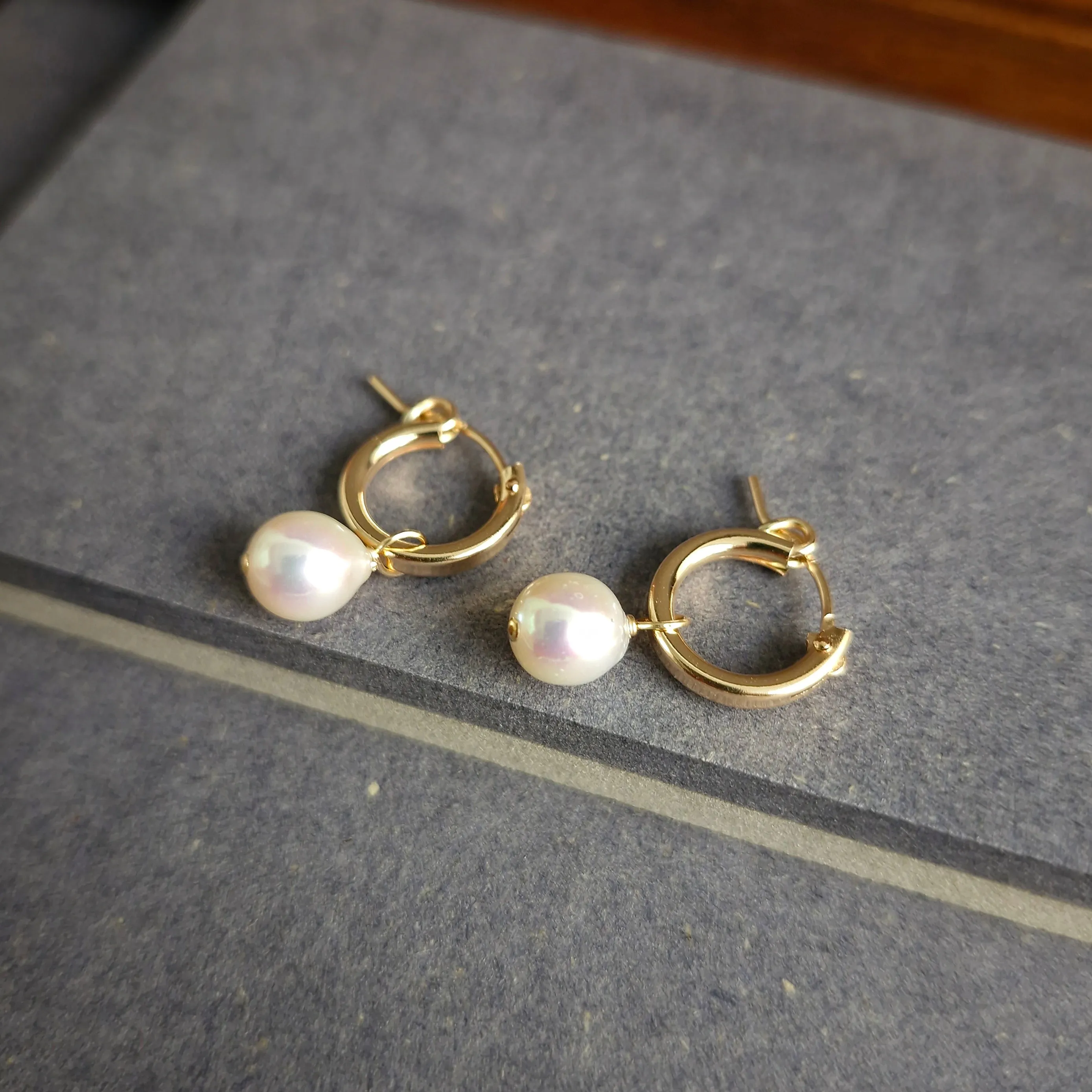 Freshwater Pearl Leverback Hoop Earrings / 14k Gold-filled #1