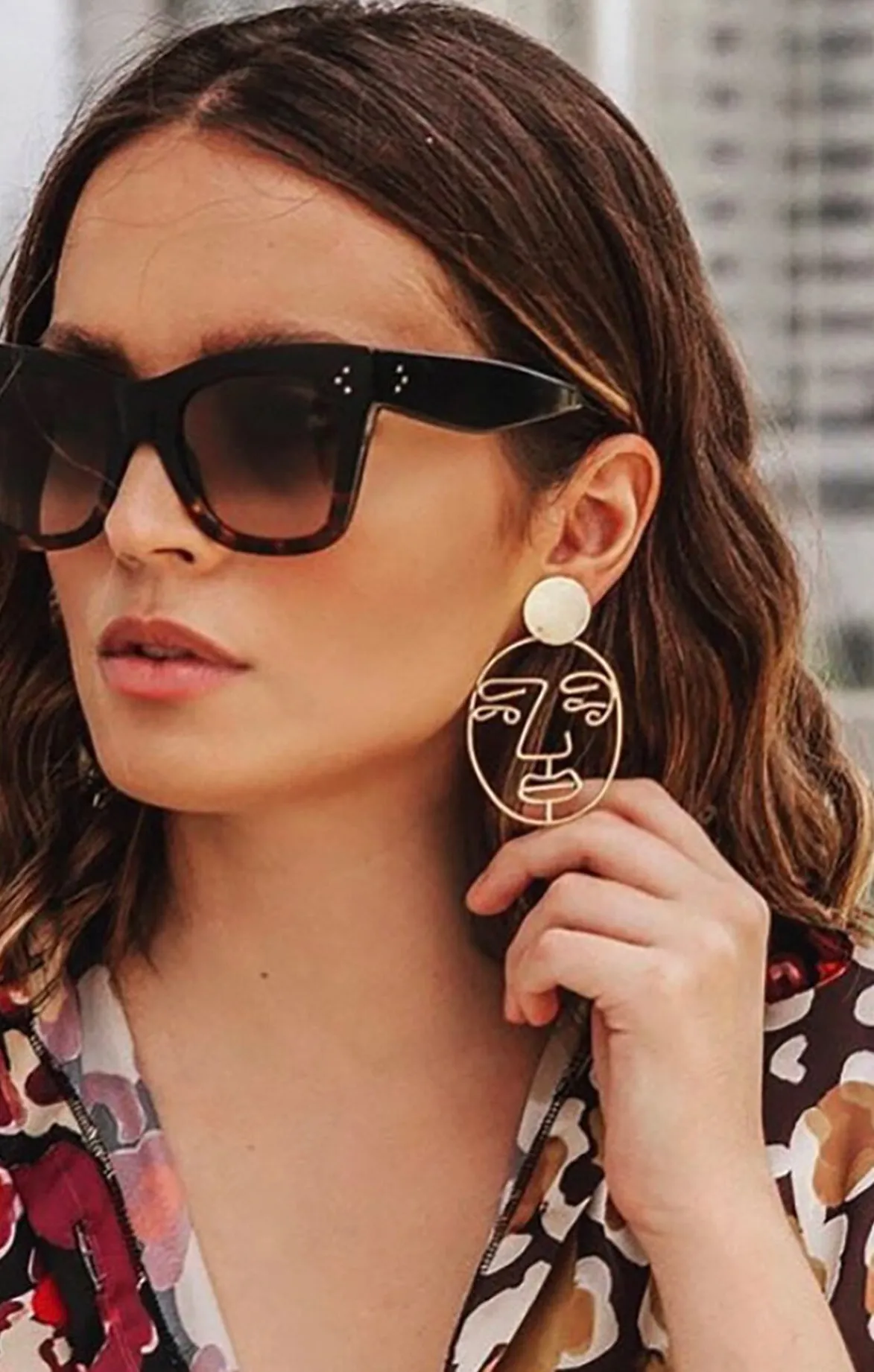 Gold Face Figure Round Earrings