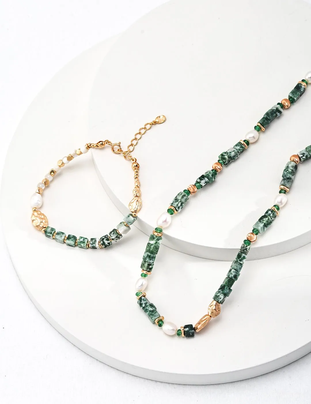 Green Cubic Jade and Pearl Beaded Necklace