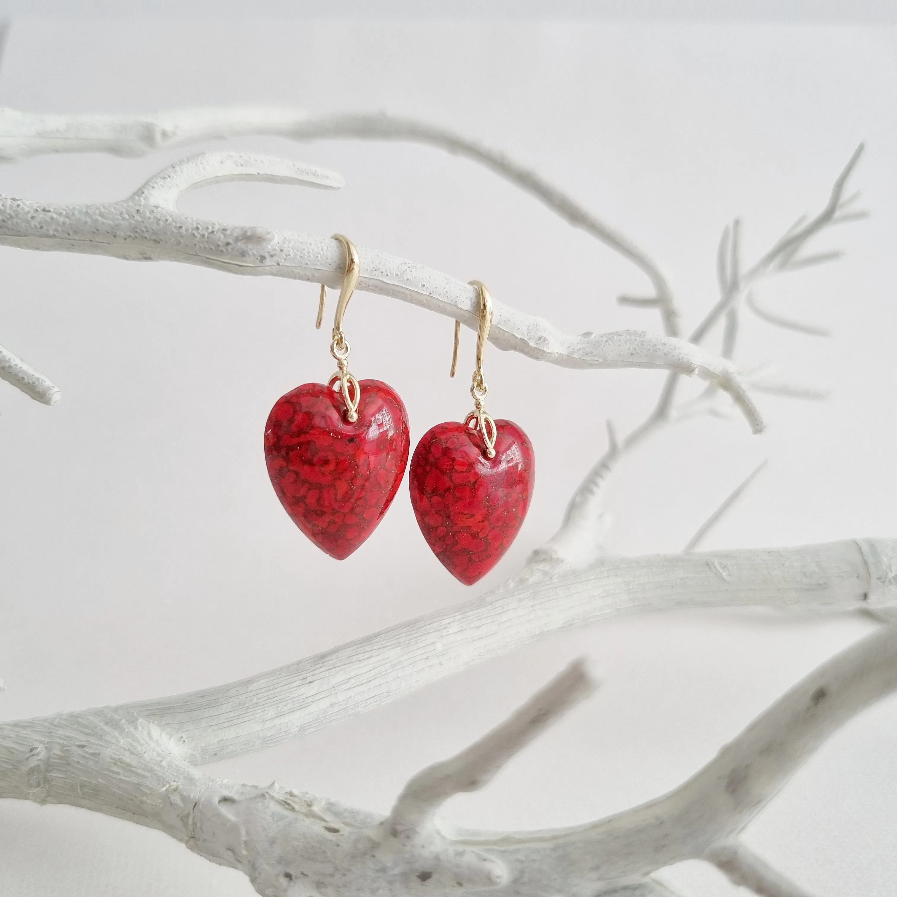 Lovelle Heart Earrings / Vintage Czech Glass