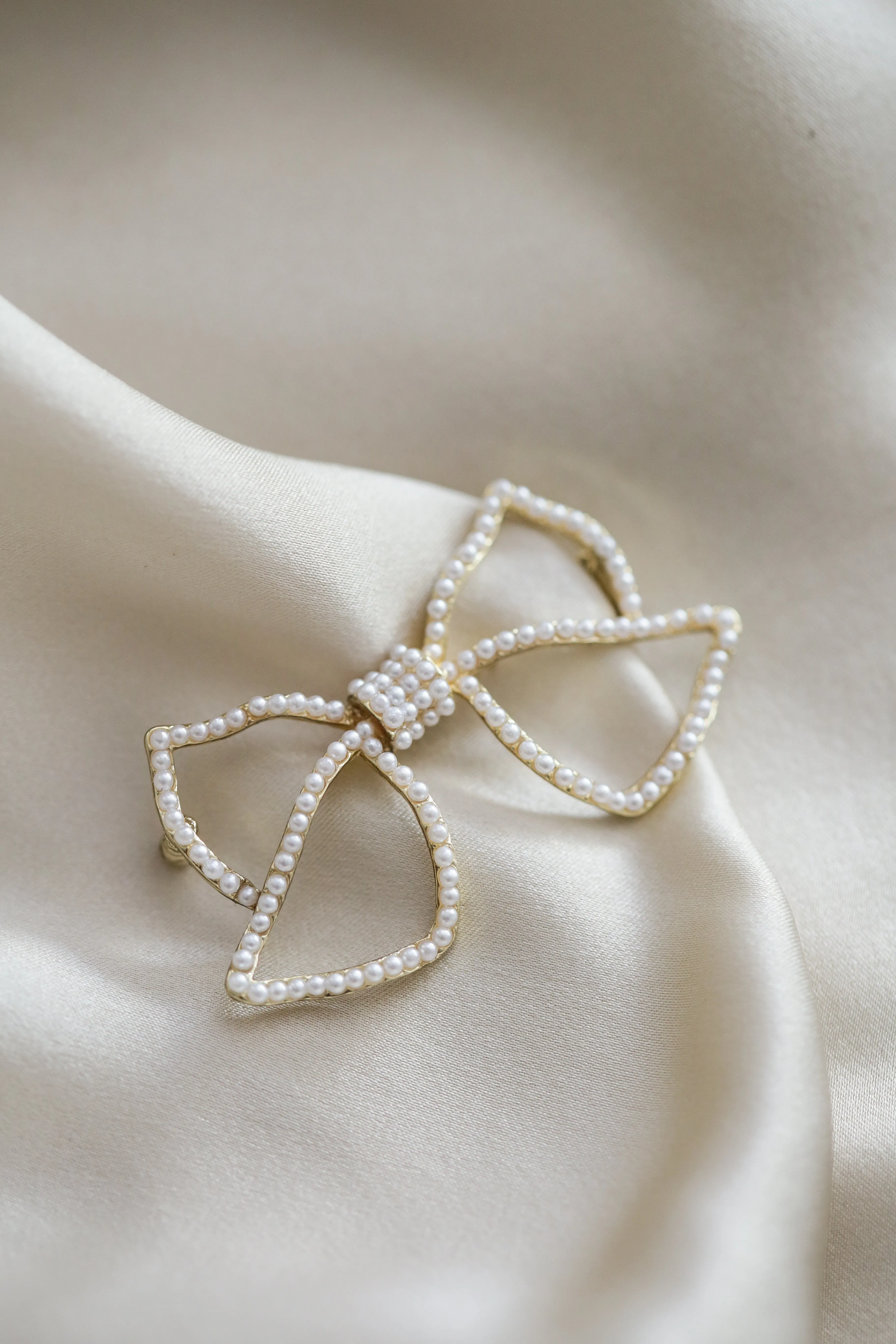 The Heart - Bow Pearls Hair Clip