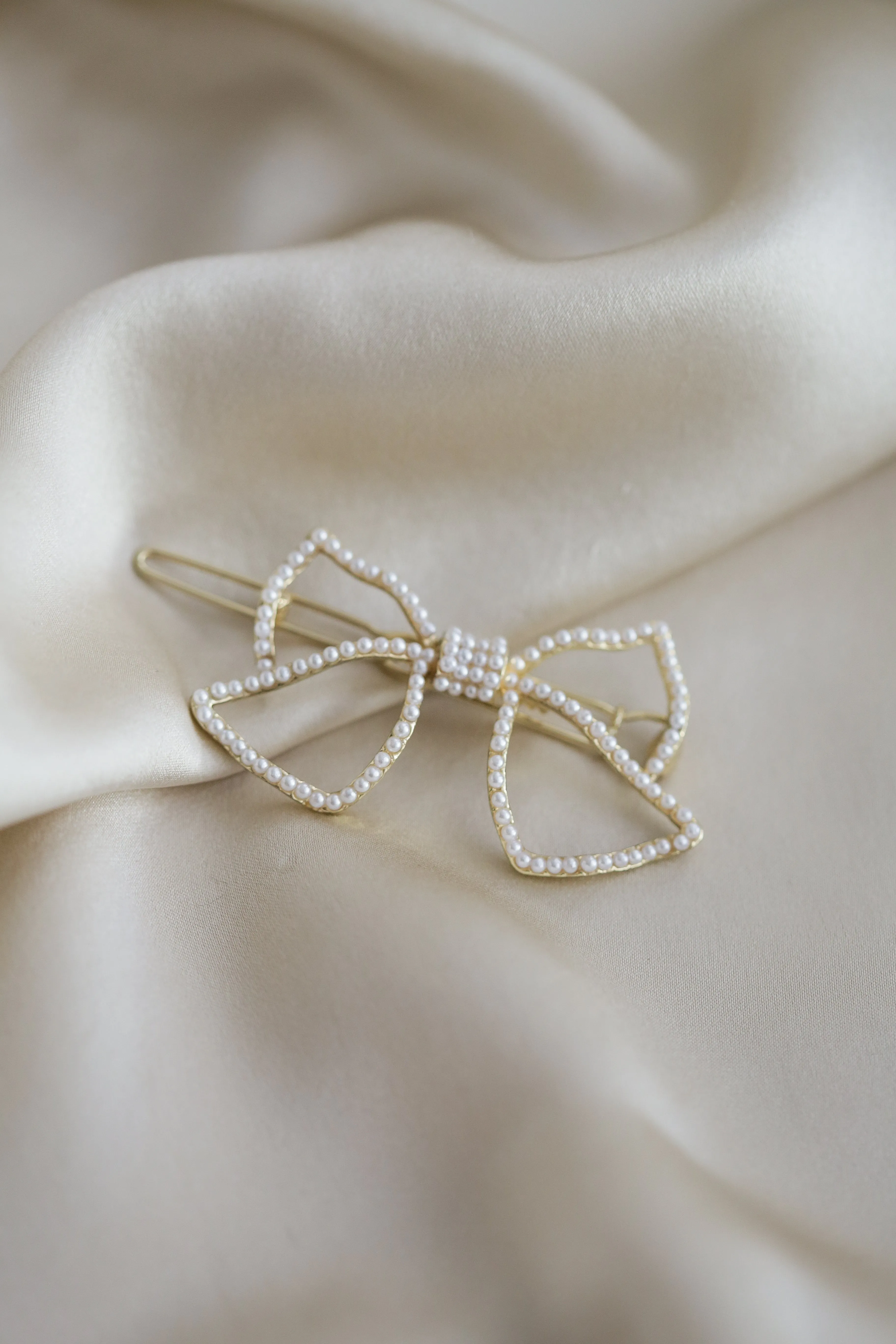 The Heart - Bow Pearls Hair Clip