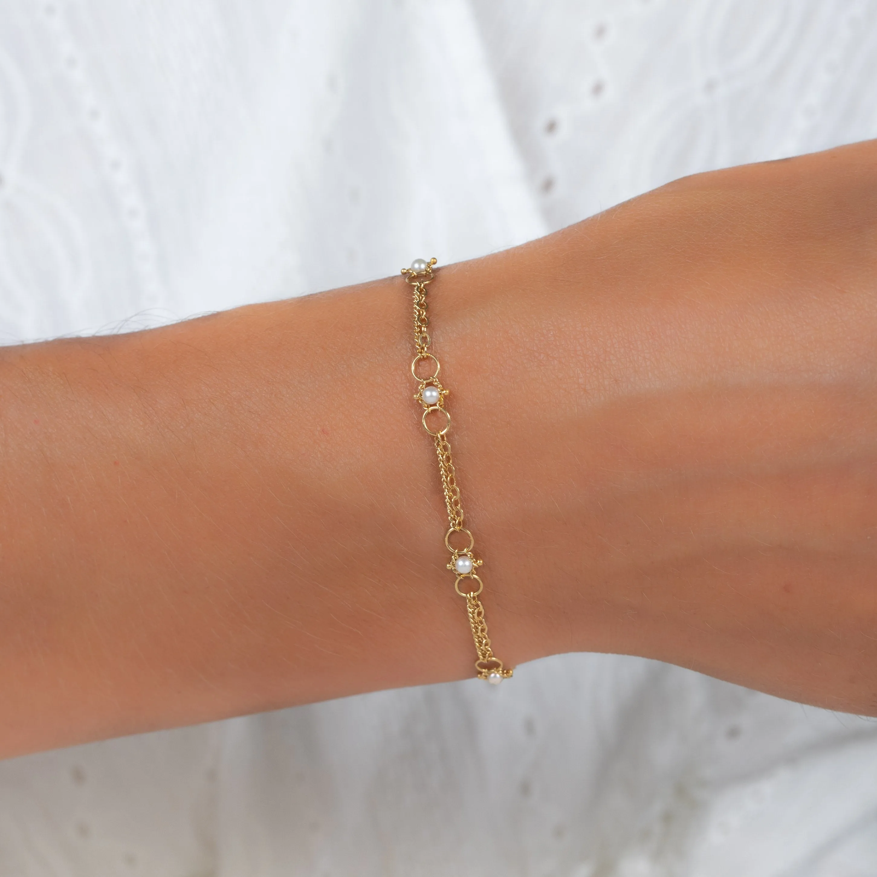 Whisper Chain Bracelet in Pearl